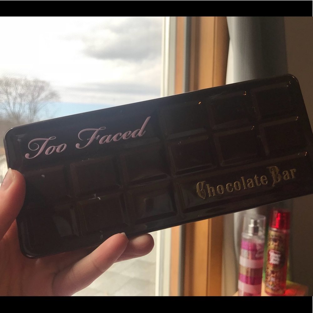 Too faced chocolate bar pallet! Used 3-4 times